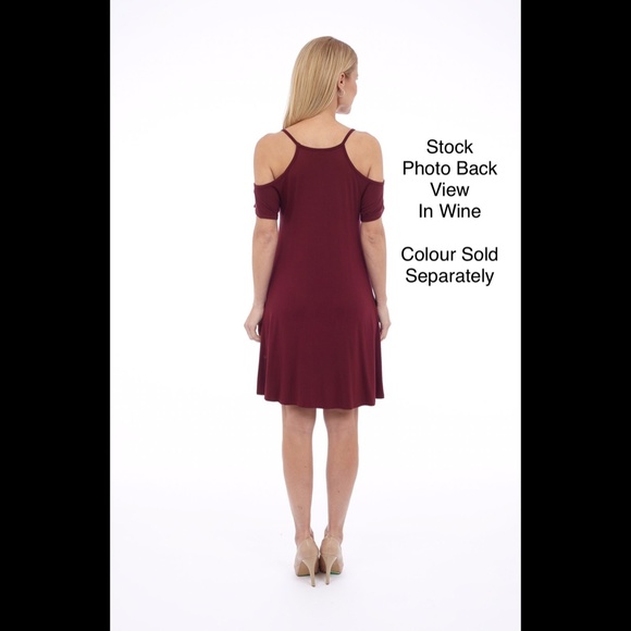 🌟 Navy Cold Shoulder Dress w/pockets - Picture 4 of 5